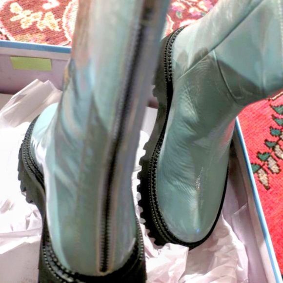 Very Cool Seychelles Last Chance Ankle Lug Boots - Picture 4 of 7